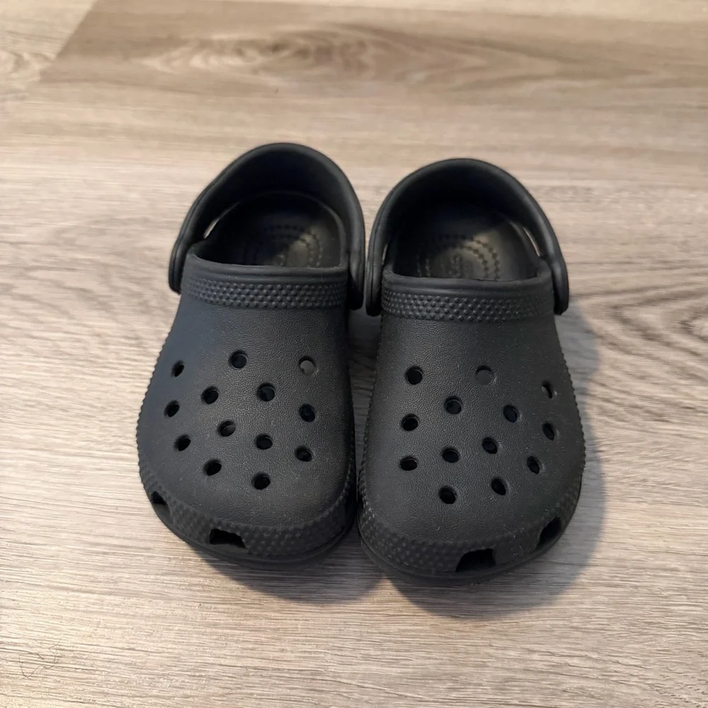 CROCS Kids Black Water Shoes - Picture 1 of 6